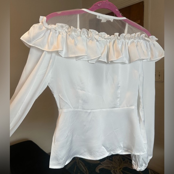 Ruffled V Neck Elastic Puff Sleeves Blouse - Picture 6 of 10